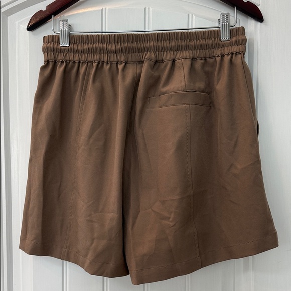 Varley Barket Woven Brown Women's Shorts. Size M NWT - Picture 2 of 2